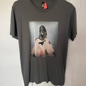 Mens Graphic T shirt NEW portrait of First Lady Michelle Obama by Amy Sherald